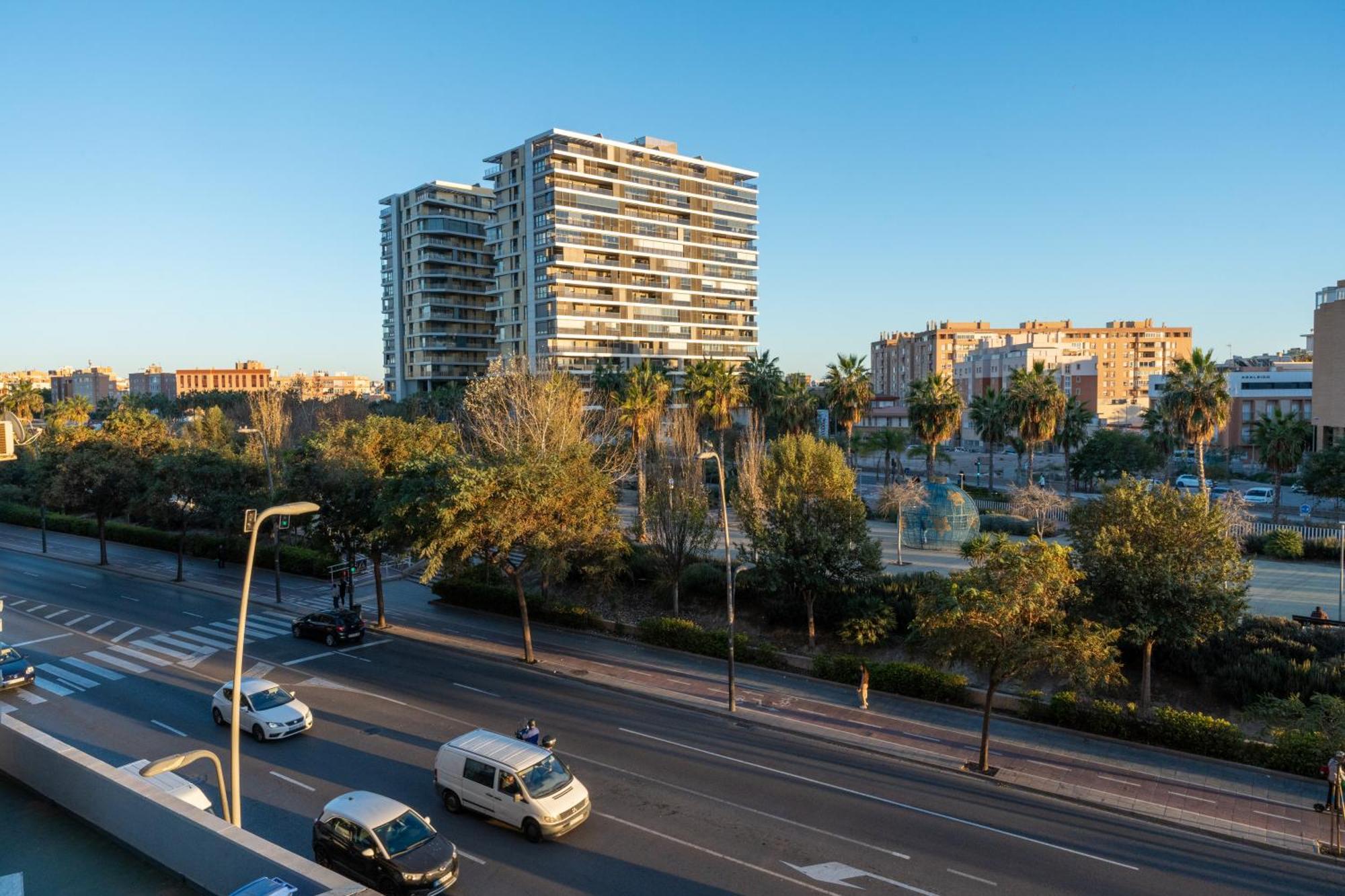 Apartamento Torre Cervantes, Moderno, Luminoso, A 5 Min De La Playa Almería Zewnętrze zdjęcie